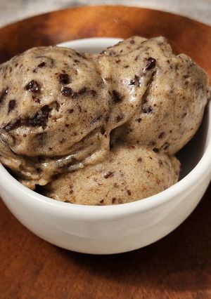 Una foto de 🍫🍌 Helado saludable de banana granizada 🍌 2 ingredientes 🍌🍫