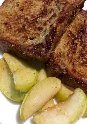 عکسی از دستور فرنچ تست همراه سیب کاراملی🥪🥪🥪🍏🍏🍏🍎🍎🍎