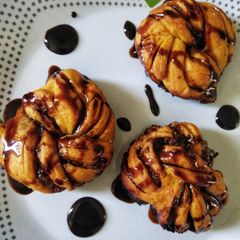 A picture of Choco cinnamon roll.