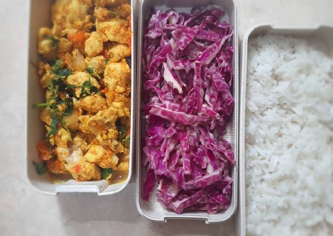 Anti Ribet, Membuat Menu diet : ayam kuning kemangi, salad kol ungu Farah Quinn