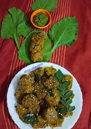 पालक मुठिया (Palak methi muthiya Recpi In Hindi) रेसिपी मुख्य फोटो