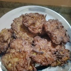 A picture of Onion bhaja.