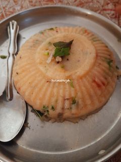 उपमा (upma recipe in marathi) रेसिपी चे मुख्य फोटो