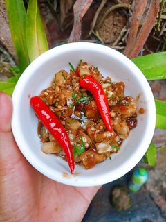 Hình của món Kho quẹt tóp mỡ.