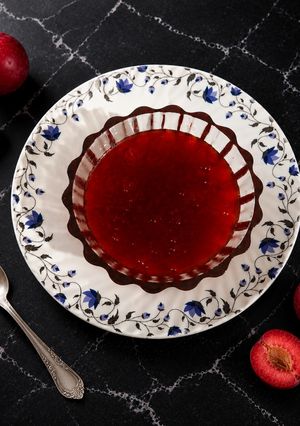 आलू बुखारा जैम (plum jam recipe in hindi) रेसिपी मुख्य फोटो