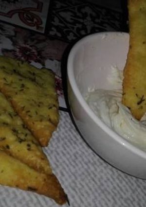 A picture of Cheesy crackers.