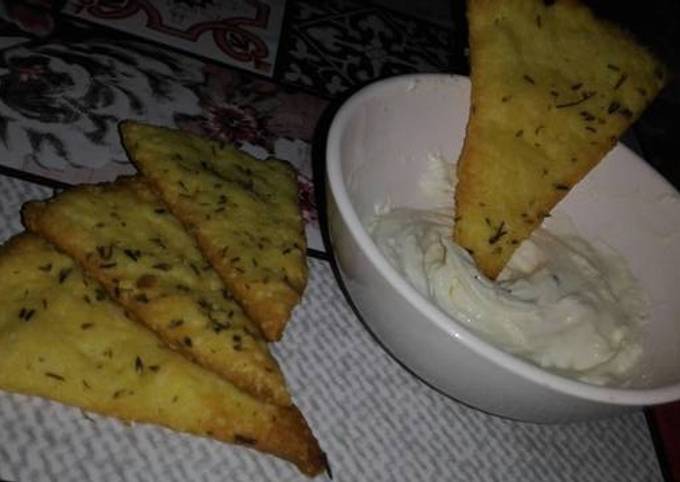 Cheesy crackers Recipe