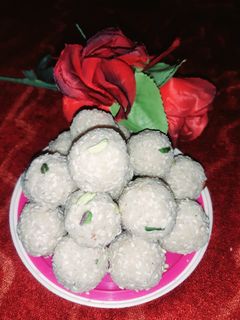 तिल मावा लड्डू (til mawa ladoo recipe in Hindi) रेसिपी मुख्य फोटो