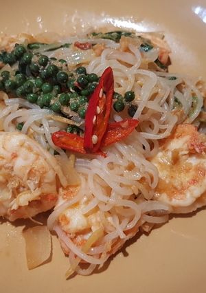 รูปของ เส้นบุกผัดขี้เมากุ้ง Low carb