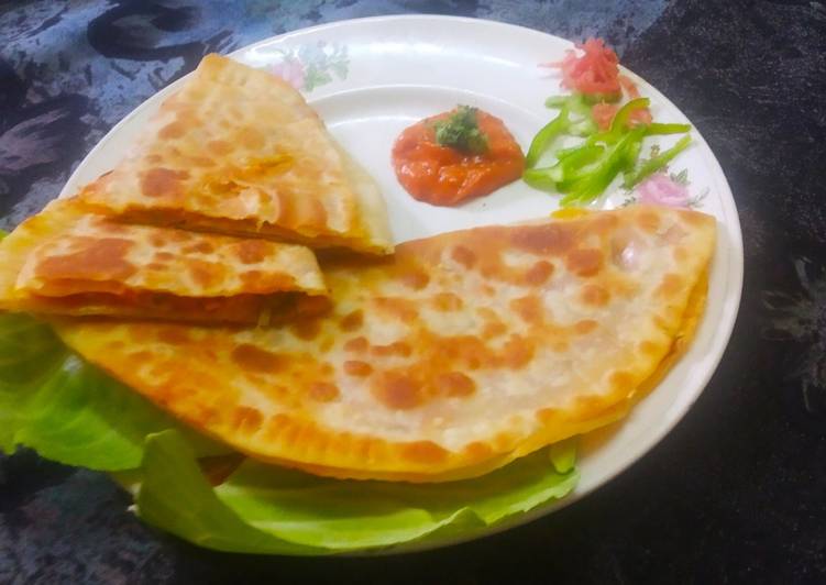 Recipe of Homemade Indian style cheese paneer veg pizza paratha
