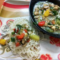 A picture of Gravy chowmein.