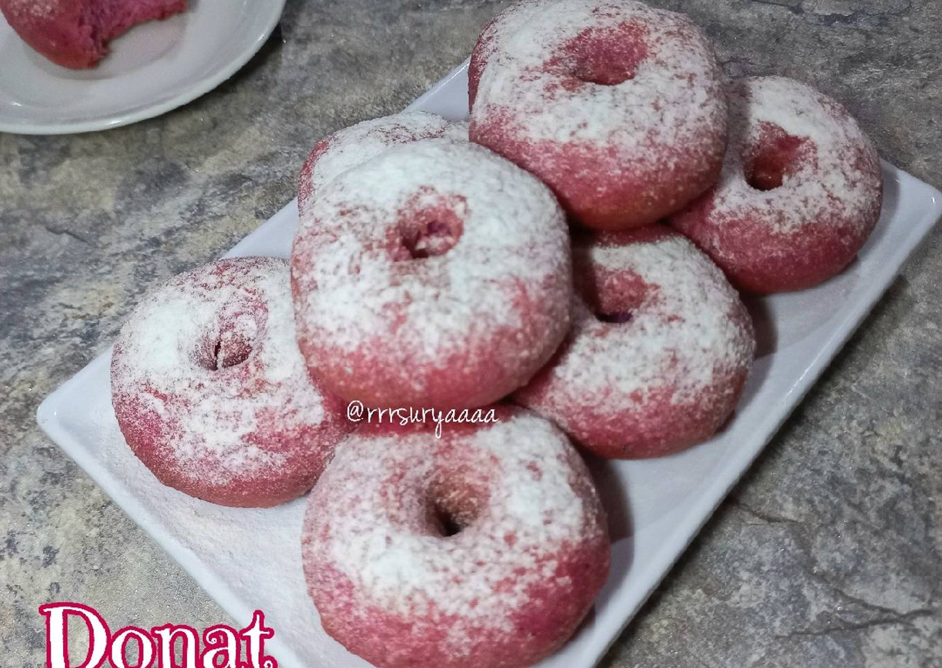 Donat Buah Naga