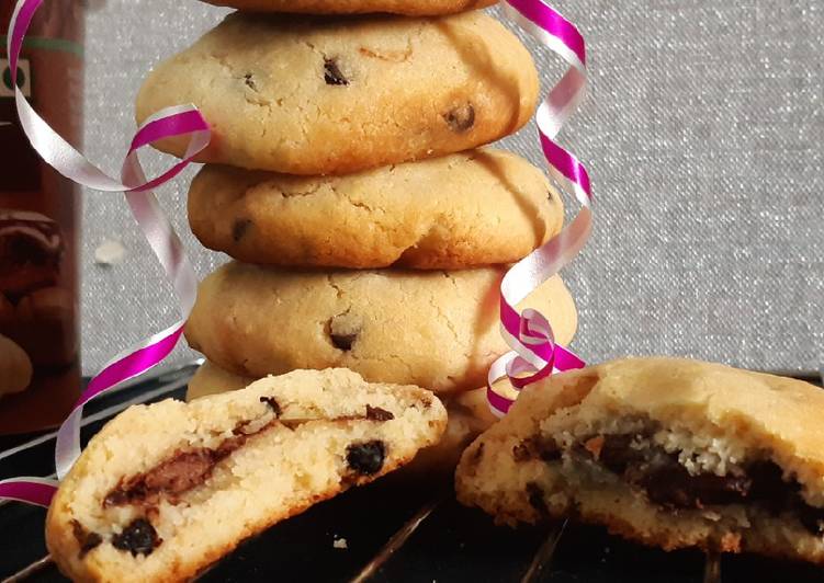 Steps to Prepare Homemade Choco chips Hazelnuts Cookies