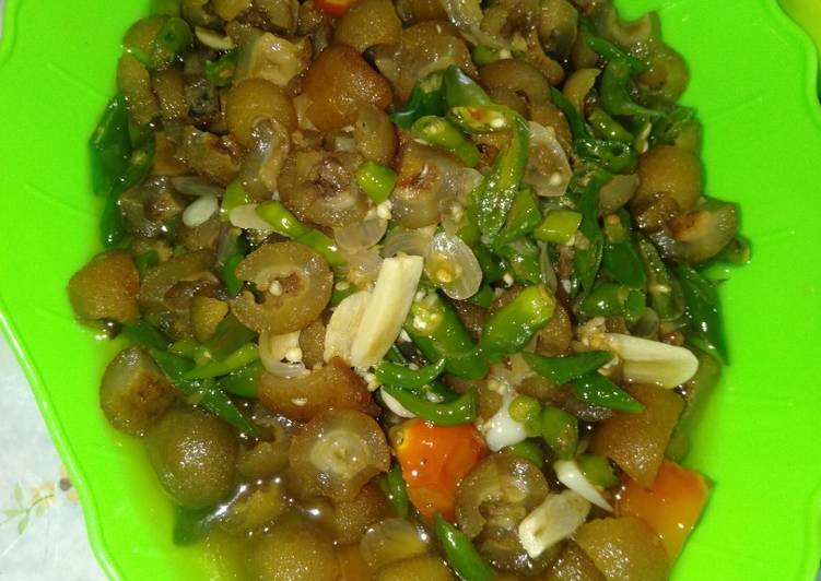 Oseng Kikil Cabe Ijo Pedas