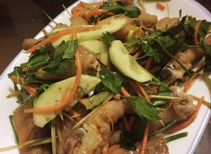 Hình của món Chân gà trộn cay.
