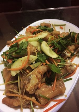 Hình của món Chân gà trộn cay.