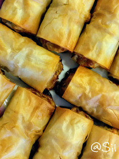 Una foto de 23.🥟Rollitos de pasta filo rellenos de pollo y champiñones🍗🍄