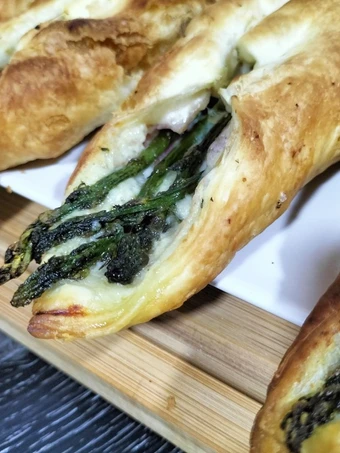 Manera fácil Hacer Hojaldre de espárragos y bacon con bechamel trufada  que Muy delicioso