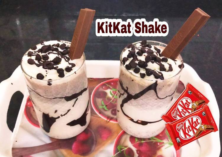 Steps to Prepare Ultimate KitKat MilkShake Recipe