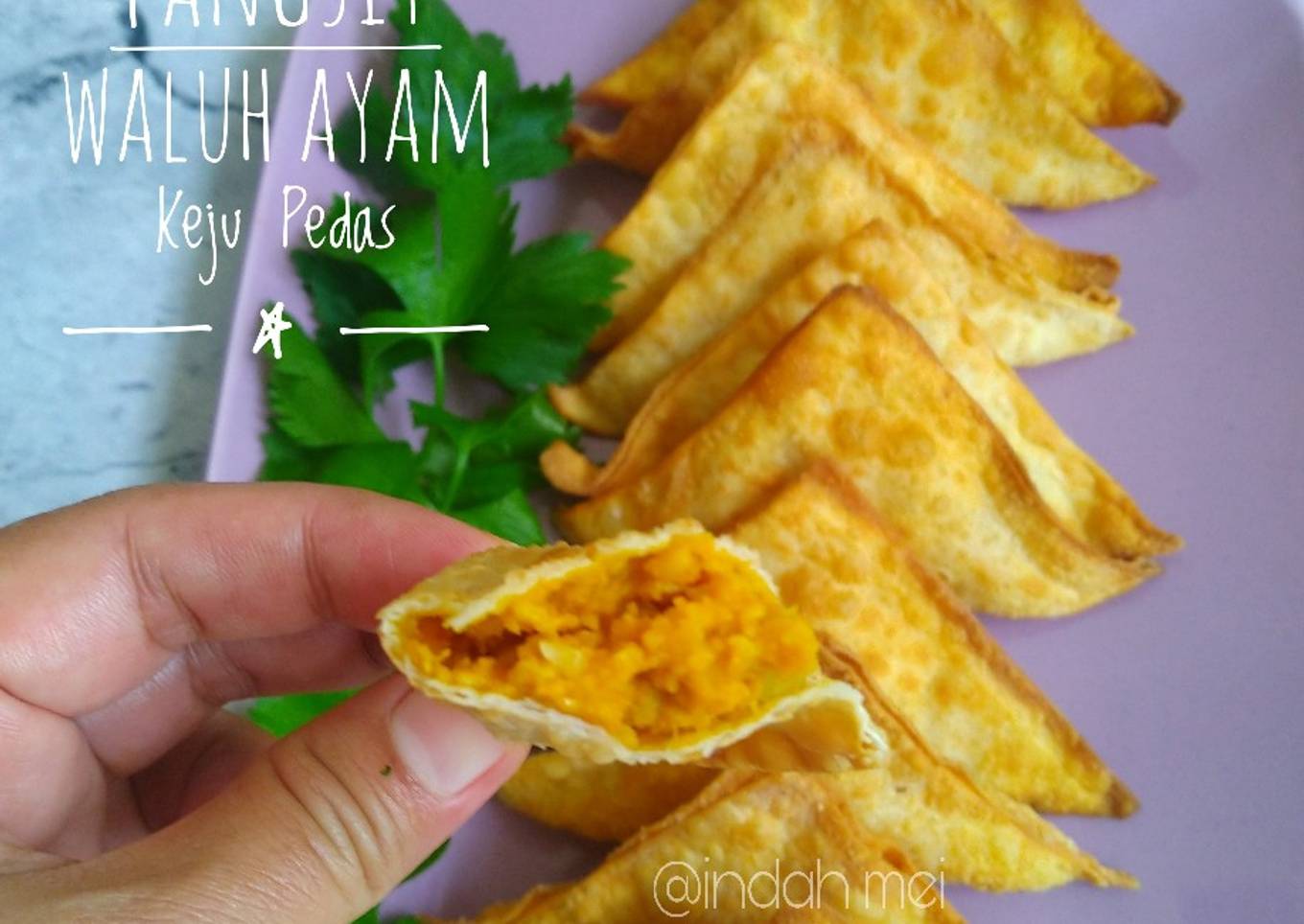 Pangsit Waluh Ayam Keju Pedas