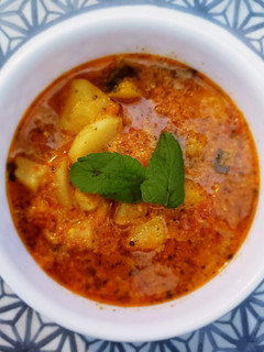 A picture of Dahi aloo.