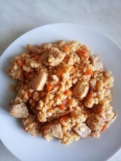 Фото Булгур с мясом и овощами в мультиварке.