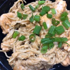 A picture of Chicken Alfredo with edamame pasta.