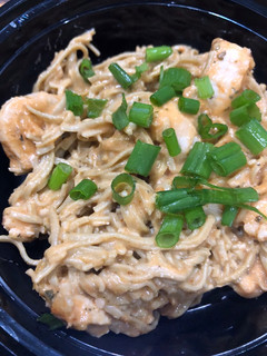 A picture of Chicken Alfredo with edamame pasta.