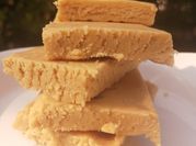 Una foto de mantecol con mantequilla de maní
