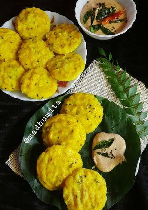 ভেজিটেবল সুজি ইডলি(Vegetable sooji Idli recipe in Bengali) রেসিপির প্রধান ছবি