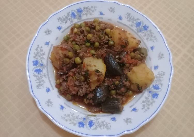 Mix vegetable mince curry