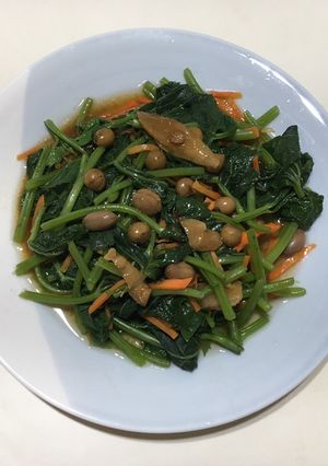 樹子拌地瓜葉（5分鐘簡單快速純素食料理） 的食譜成品照片