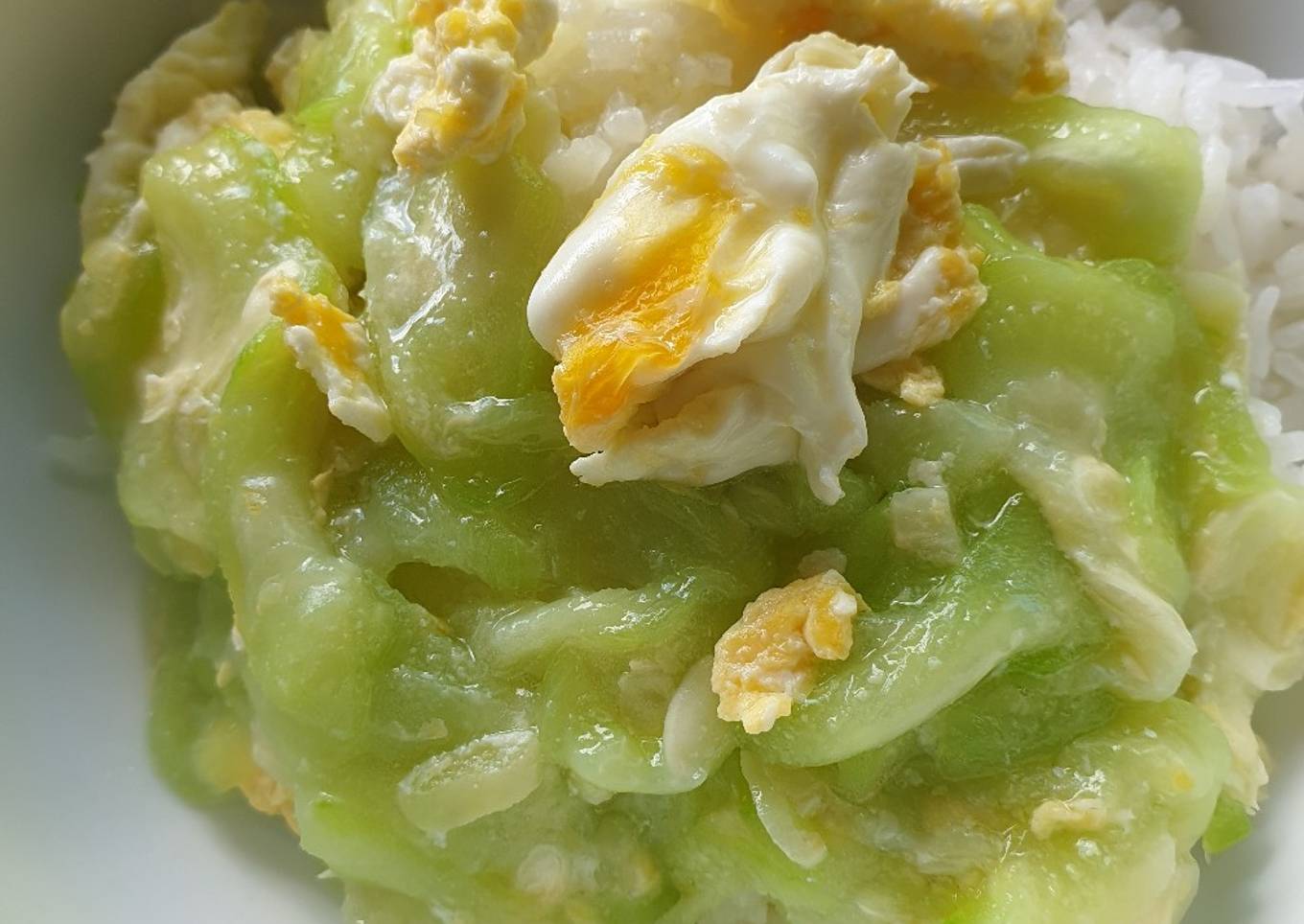 Stirfry luffa with egg