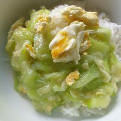 A picture of Stirfry luffa with egg.