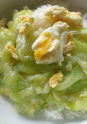A picture of Stirfry luffa with egg.