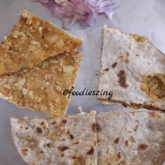 A picture of Gobhi paratha.