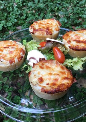 صورة لوصفة Chicken Cupcakes قوالب الدجاج بعجينة البف باستري