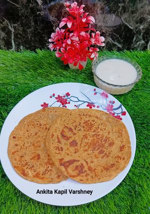 A picture of Dal Paratha.