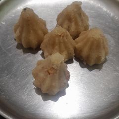 A picture of Suji Modak.