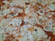 Una foto de pizza roquefort