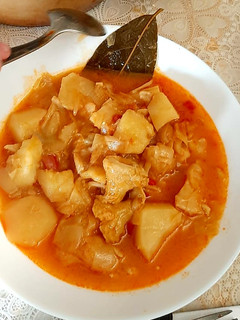 Una foto de Guiso de patatas y alcachofas