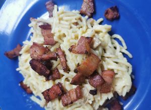 Una foto de Pasta carbonara Full cerdo