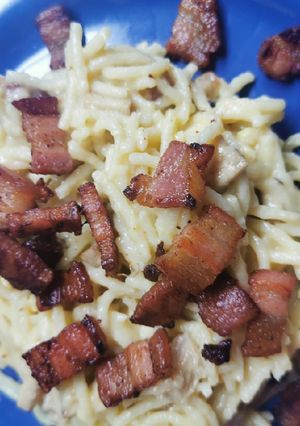 Una foto de Pasta carbonara Full cerdo