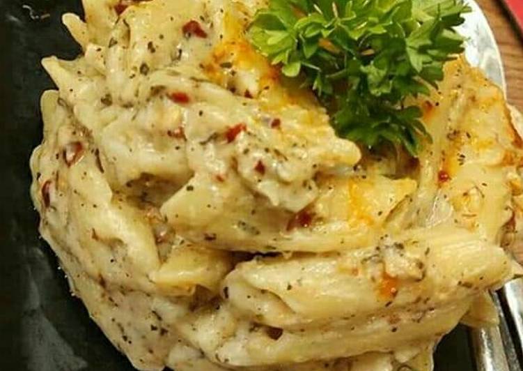 White sauce pasta