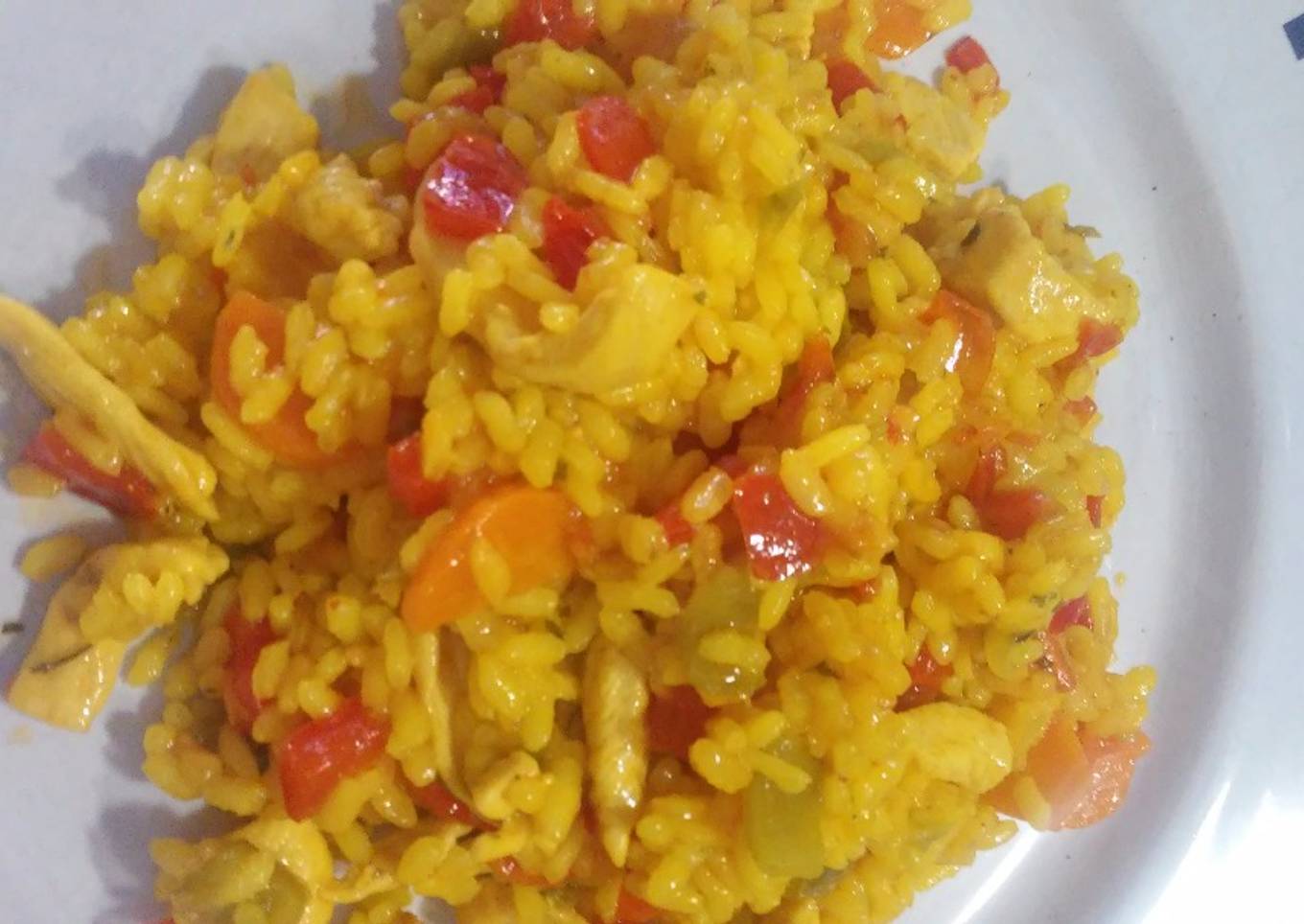 Arroz con pollo y verduras