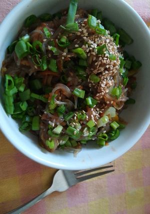 Una foto de Fideos chinos, a mi manera