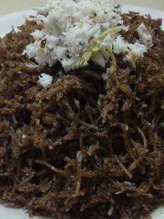 தலைப்பு : ராகி சேமியா இனிப்பு புட்டு(ragi semiya sweet puttu recipe in tamil) செய்முறை முக்கிய புகைப்படம்