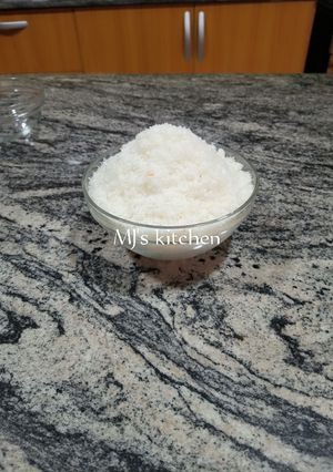 A picture of Desiccated coconut.