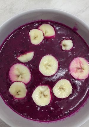 Foto resep Smoothies bowl (buah naga + pisang)