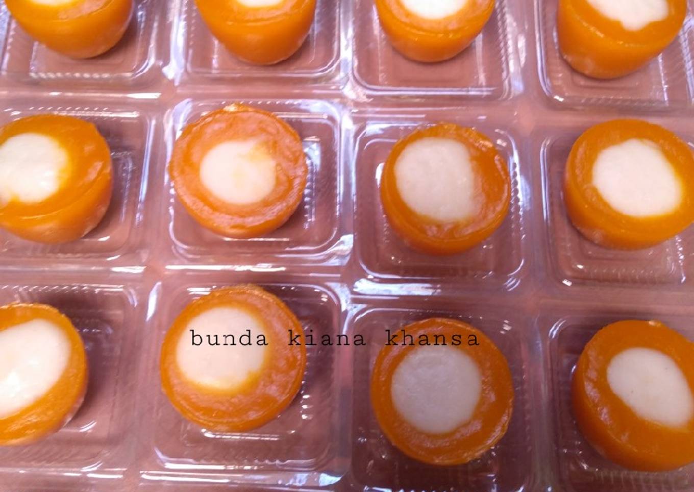 Nona manis ubi (isian snack box dan kue nampan)